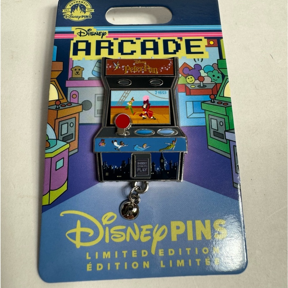 NWT. Disney Peter Pan DISNEY ARCADE GAME MACHINE. LE 4000